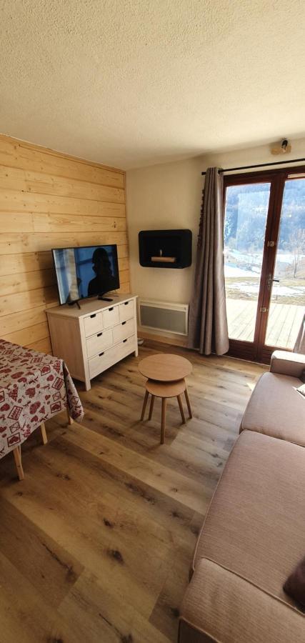 Apartment De Charme Au Melezet, Les Orres. Plein Sud. *