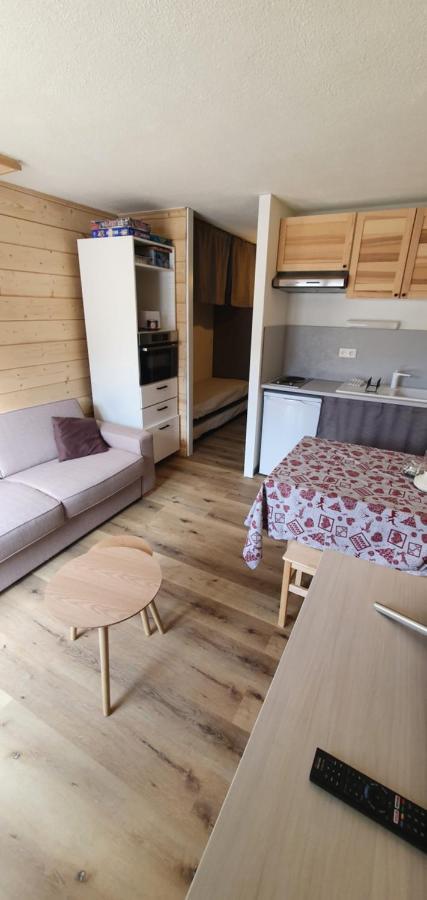 Apartment De Charme Au Melezet, Les Orres. Plein Sud. *